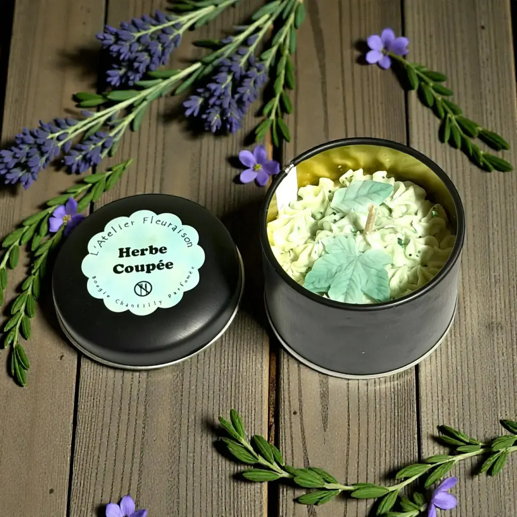 Bougie Chantilly "Herbe Coupée " 