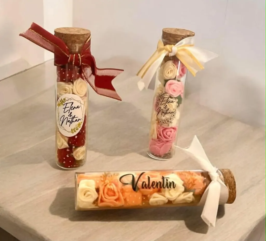 Souvenir personnalisé en éprouvette décorative