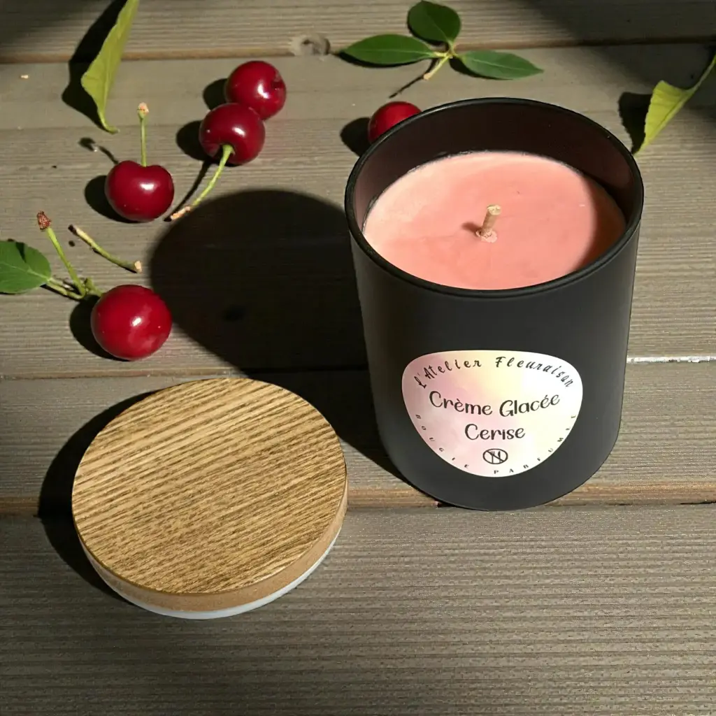 Bougie "Crème Glacée Cerise" 