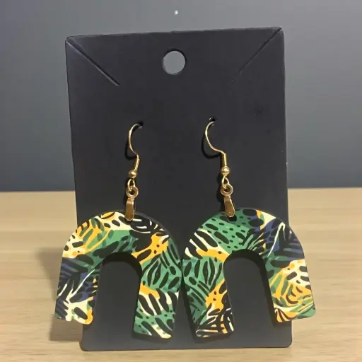 Boucles d'oreilles en forme d'arche